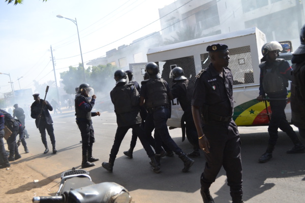 Le pouvoir avait peur: Beaucoup d'armes déployées contre l'opposition aujourd'hui (Photos)