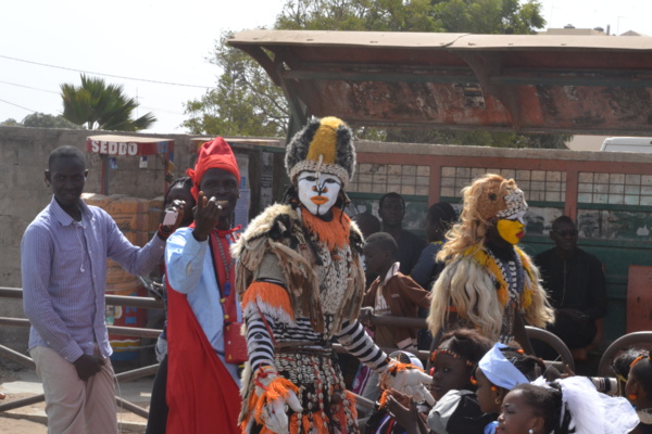 PHOTOS: Le Mardi gras bat son plein dans les rues de Dakar 