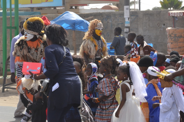 PHOTOS: Le Mardi gras bat son plein dans les rues de Dakar 