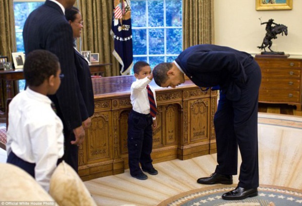 Souza photographe de la Maison Blanche qui a pris deux millions de photos d’Obama révèle ses Photos favoris