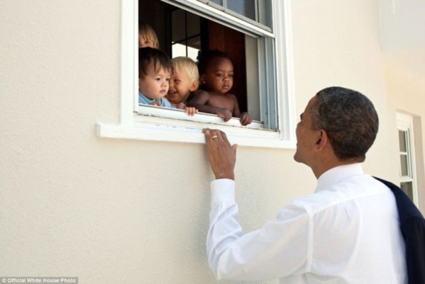 Souza photographe de la Maison Blanche qui a pris deux millions de photos d’Obama révèle ses Photos favoris