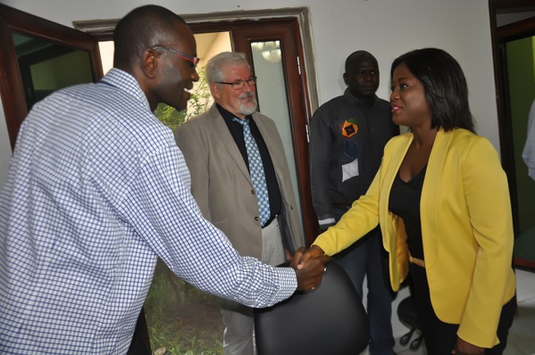 Photos: le ministre Angelique Manga, marraine de la sortie de la promotion des experts en Economie Solidaire et... 