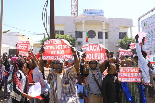 Les manifestations anti Macky et Macron ont démarré à Dakar