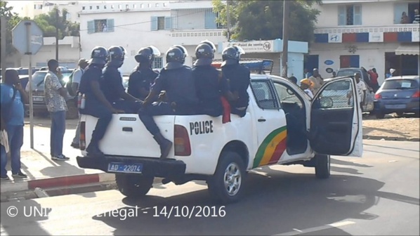 5 policiers au gnouf