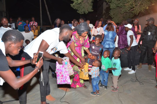 Commune de Biscuiterie: Plus 300 enfants retrouvent  le sourire de noël grâce à Maguette Diop 