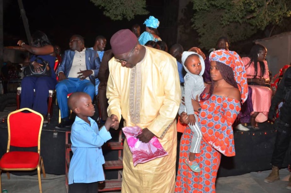 Commune de Biscuiterie: Plus 300 enfants retrouvent  le sourire de noël grâce à Maguette Diop 