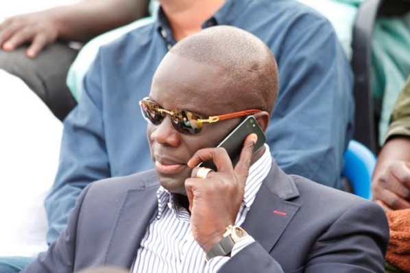 Malick Gakou interpellé, puis fouillé à sa descente d’avion