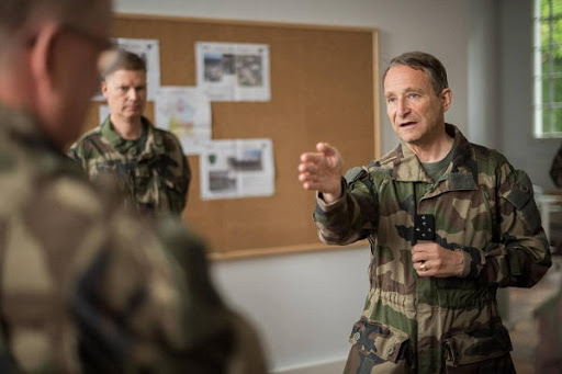 Le général Pierre de Villiers appelle à "aller plus vite contre l’islam radical"