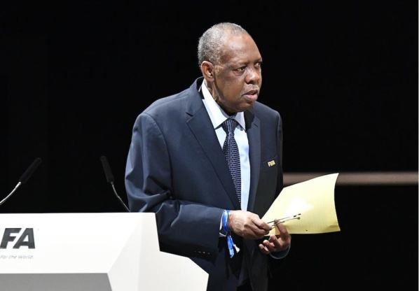 FOOTBALL: Issa Hayatou, proposé président d’honneur de la CAF