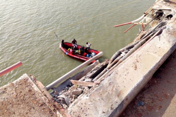 Dernière minute : Chute d’un camion au niveau du pont Emile Badiane