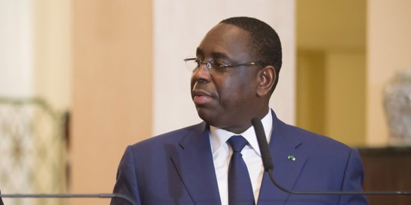 30 milliards pour des tenues scolaires : “La dernière folie de Macky Sall”