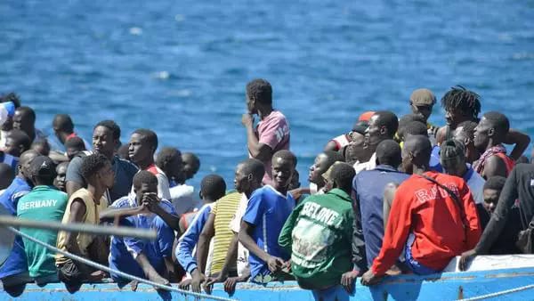 126 migrants arrivent à bord de deux pirogues sur l'île d'El Hierro