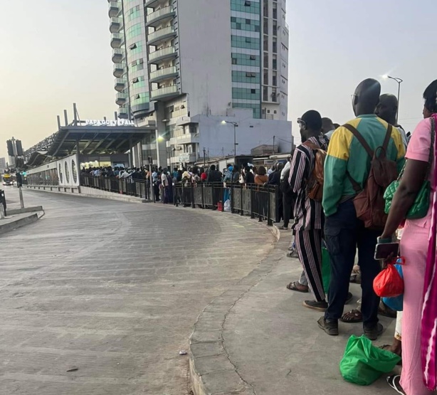 Début Triomphant pour le BRT de Dakar : Plus de 200 000 passagers transportés en une semaine