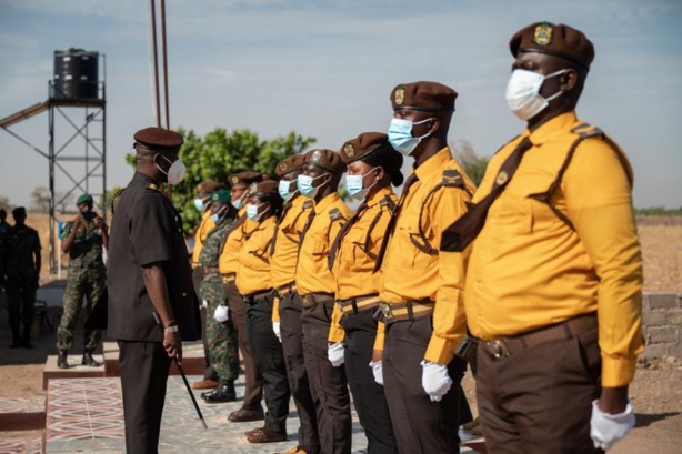 "Sur l’axe Banjul-Karang, nombreux sont les Sénégalais dépouillés de leur argent par des hommes en tenue gambiens véreux." (Par Abbé Jules Pascal COLY)