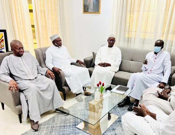 Sénégal : Rencontre symbolique entre Dr. Djime Dramé et Monseigneur Ndiaye pour un dialogue interreligieux renforcé