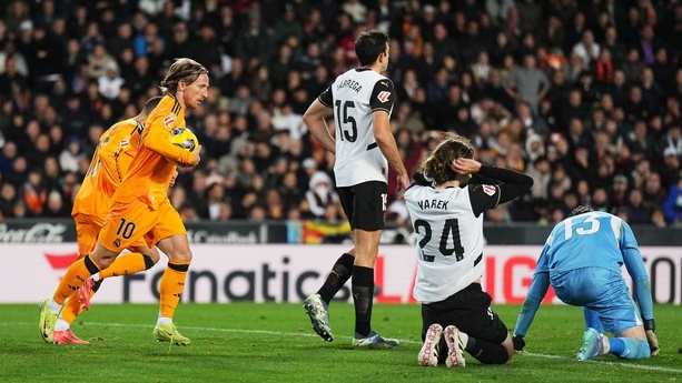 Liga : Le Real Madrid renverse Valence dans un match fou à Mestalla