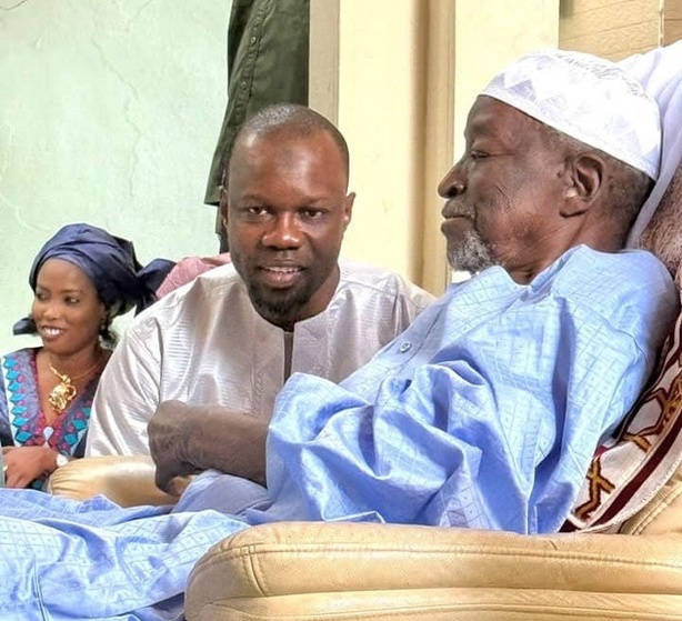 Touba : Ousmane Sonko rencontre Serigne Cheikh Salihou MBACKÉ