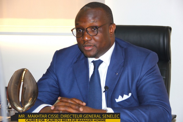 Conseil des ministres: Macky Sall félicite le DG de la Senelec, Matar Cissé