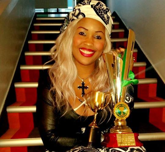 La chanteuse Guigui démasquée: Elle n'a pas gagné «le Prix de la révélation de l’année en Afrique de l’Ouest »