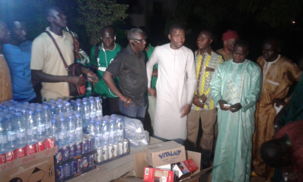 Dr Ibrahima Mendy et Moustapha Lo Diatta gâtent les supporter  du Casa Sports avec tonnes de vivres