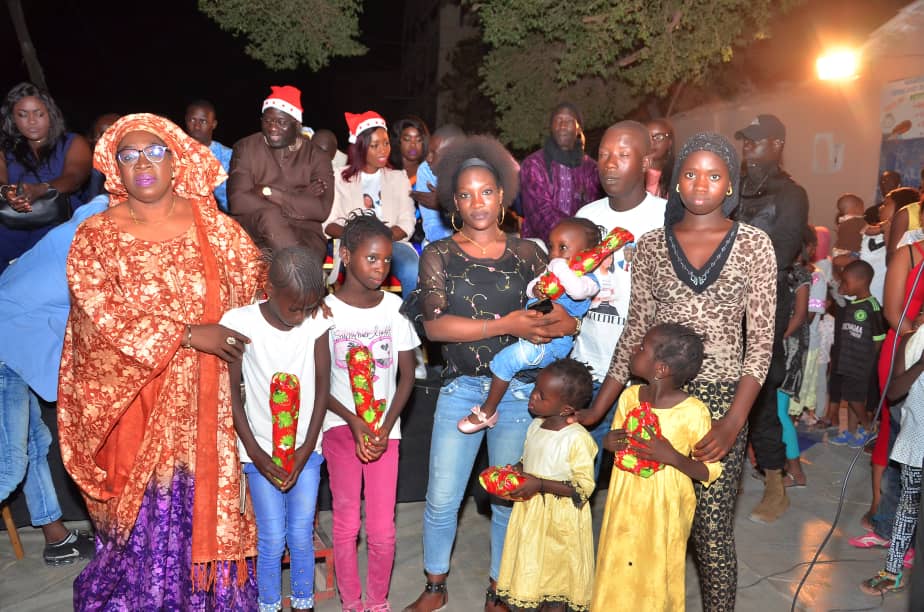 Commune de Biscuiterie: Plus 300 enfants retrouvent  le sourire de noël grâce à Maguette Diop 