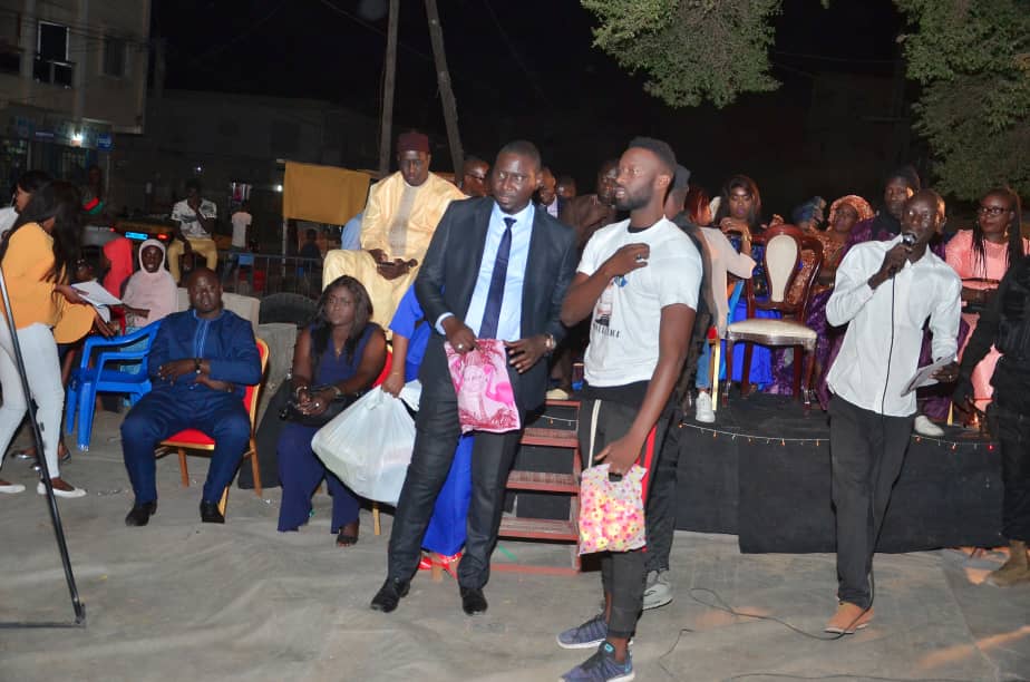 Commune de Biscuiterie: Plus 300 enfants retrouvent  le sourire de noël grâce à Maguette Diop 