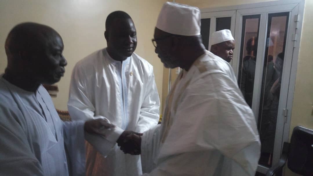 Thierno Madani Tall prie pour Idrissa Seck