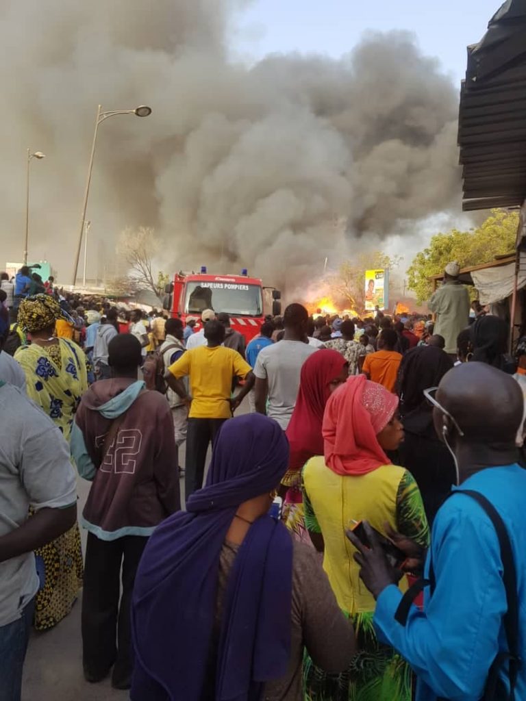 En images: la fumée sous le ciel de Petersen