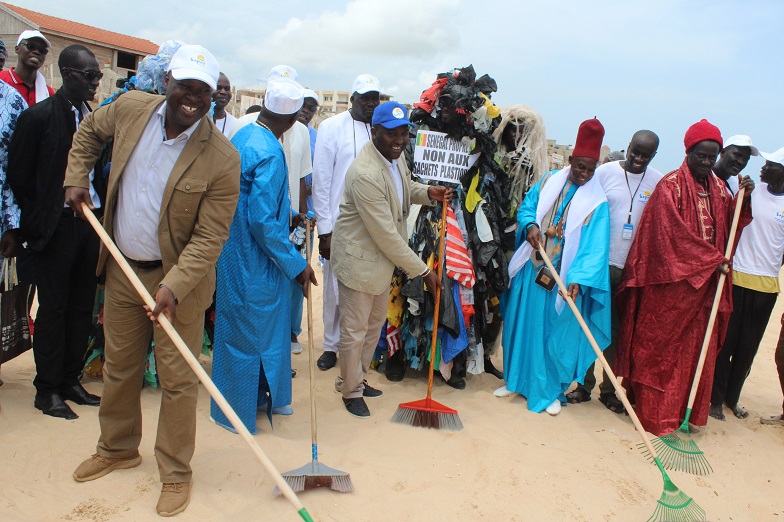 Les images du lancement du programme "Dakar Plages Propres" 