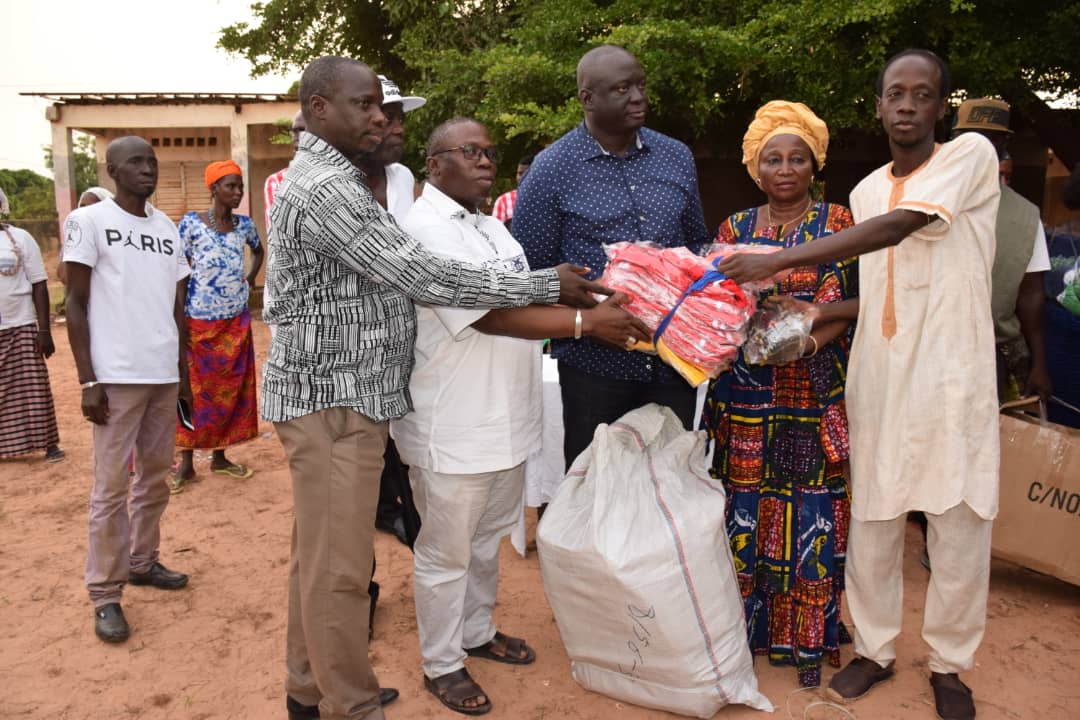 PHOTOS: Le président Seydou Sané équipe huit ASC de la commune de Ziguinchor