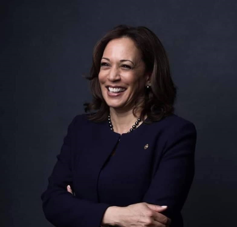 Qui est Kamala Harris, la première femme noire devenue vice-présidente des États-Unis?