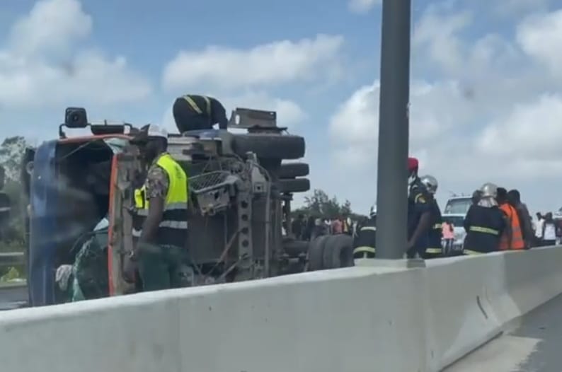 Autoroute à Péage : Un camion s'est renversé à hauteur de Mbao