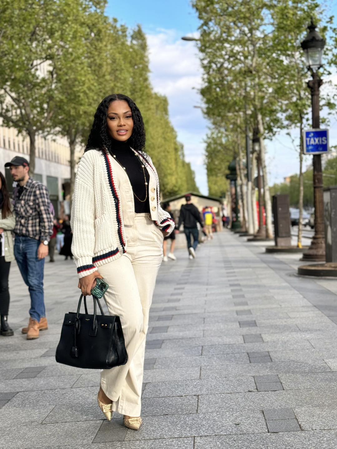 Marie Paule Adje Brille à Paris : Une actrice en pleine évolution