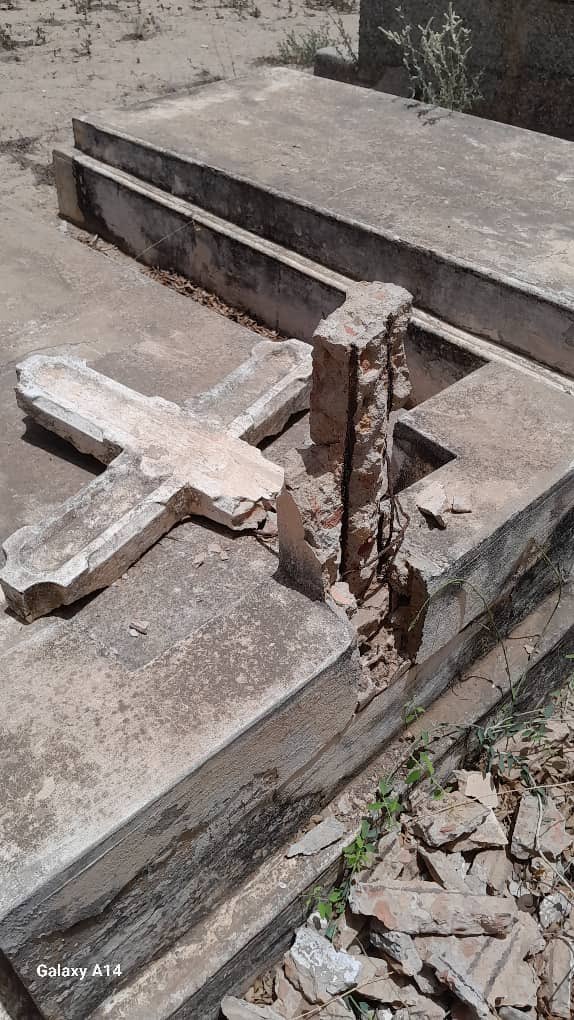 Profanation de tombes au cimetière catholique de Saint Louis : Indignation et condamnation...