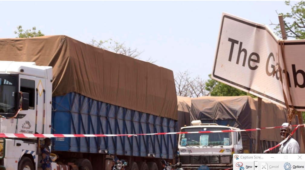 Transports : La Gambie accorde le passage gratuit de 353 camions sénégalais bloqués à la frontière