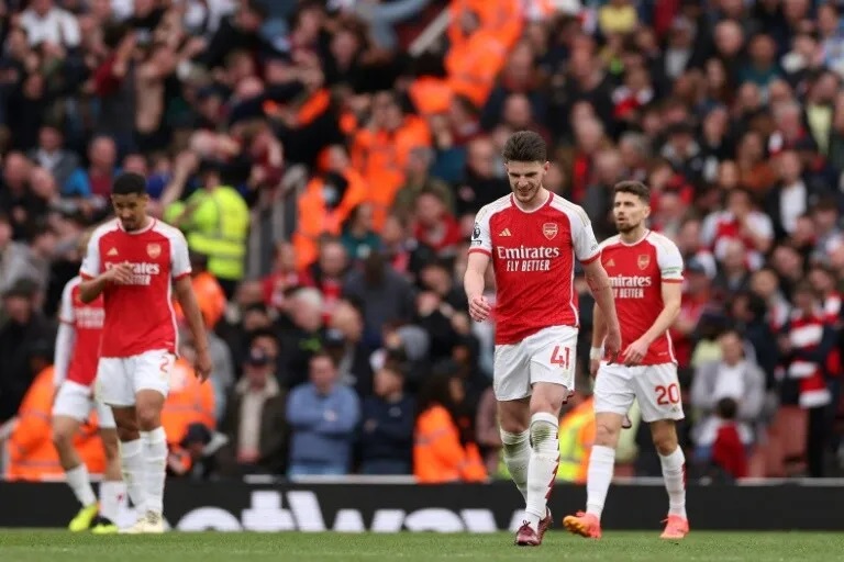 Premier faux pas pour Arsenal : Les Gunners tenus en échec par Brighton