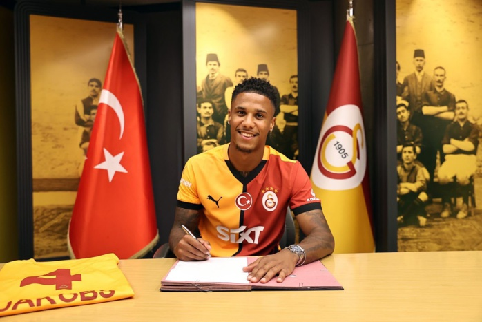 Transfert : Ismaël Jakobs signe à Galatasaray