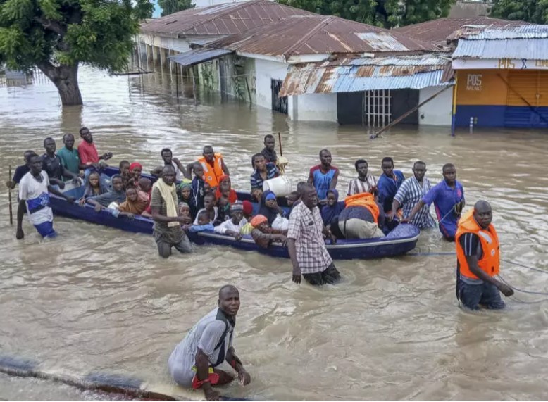 Nigeria: une semaine après les inondations à Maiduguri, le niveau de l’eau baisse mais la situation reste critique