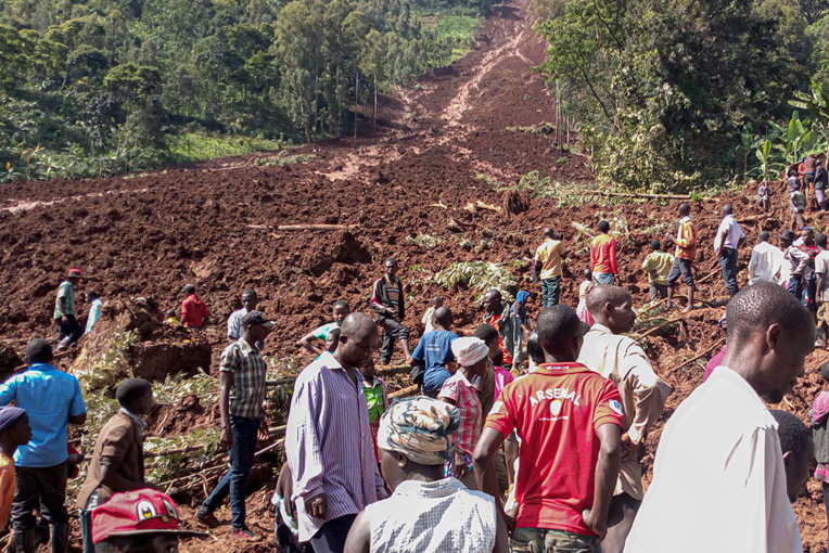 Ouganda: 15 morts, 113 disparus dans des glissements de terrain