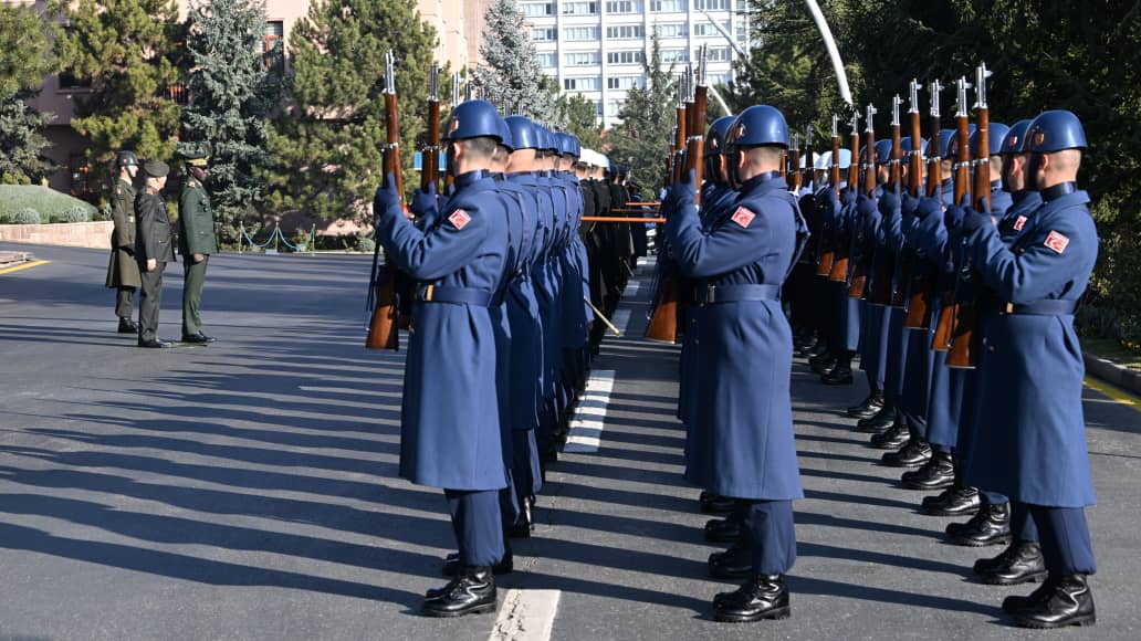 Renforcement des liens militaires : Le Général Mbaye Cissé en visite en Turquie