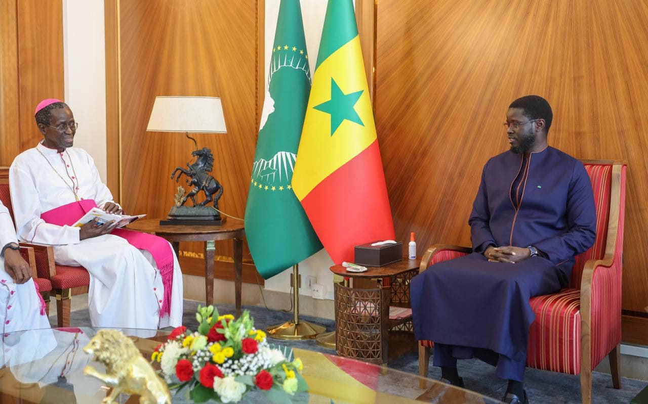 Coopération État-Église : Diomaye reçoit Monseigneur Benjamin Ndiaye