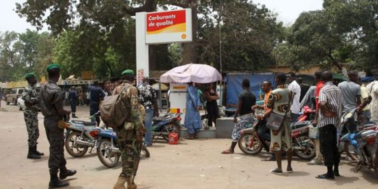 GAMBIE : Un ancien procureur, un Directeur général et deux fonctionnaires en garde à vue à la NIA