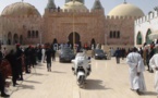 Macky Sall, le Premier Président du Sénégal qui a osé garer ses voitures dans l’enceinte de la Grande Mosquée de Touba