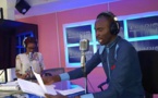 Khalifa Diakhaté présente le journal sur i Radio (90.3)