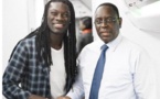  Bafétimbi Gomis a voyagé avec le Président Macky Sall à bord d’un vol Air Sénégal