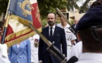 Au Sénégal, Edouard Philippe rend un sabre et vend des missiles