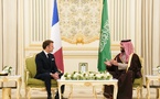 Visite d’État : Emmanuel Macron rencontre Mohammed ben Salman à Riyad