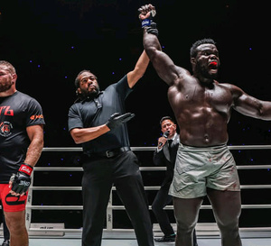 Victoire Historique : Reug Reug, Premier Sénégalais Champion des Poids Lourds au ONE Championship