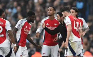 Premier League : Arsenal frappe fort en fin de match pour s'imposer face à Leicester